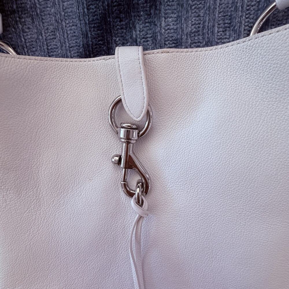 New Rebecca Minkoff Pebbled Leather Megan Feed Bag White Silver Hardware - Picture 3 of 9